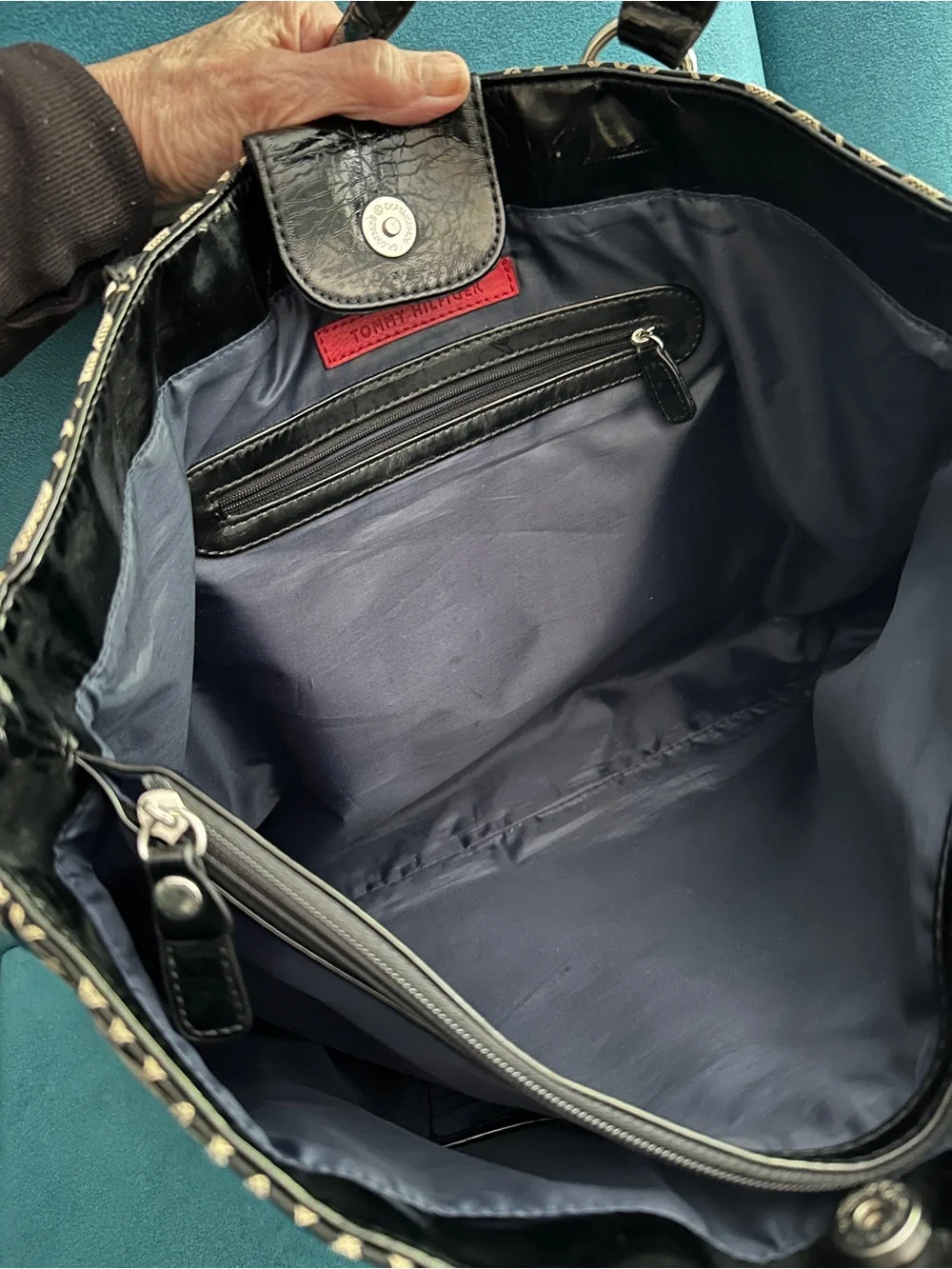 Tommy Hilfiger classically elegant
